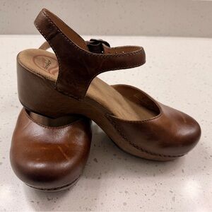 Dansko Brown Leather Mary Janes size 6/36
